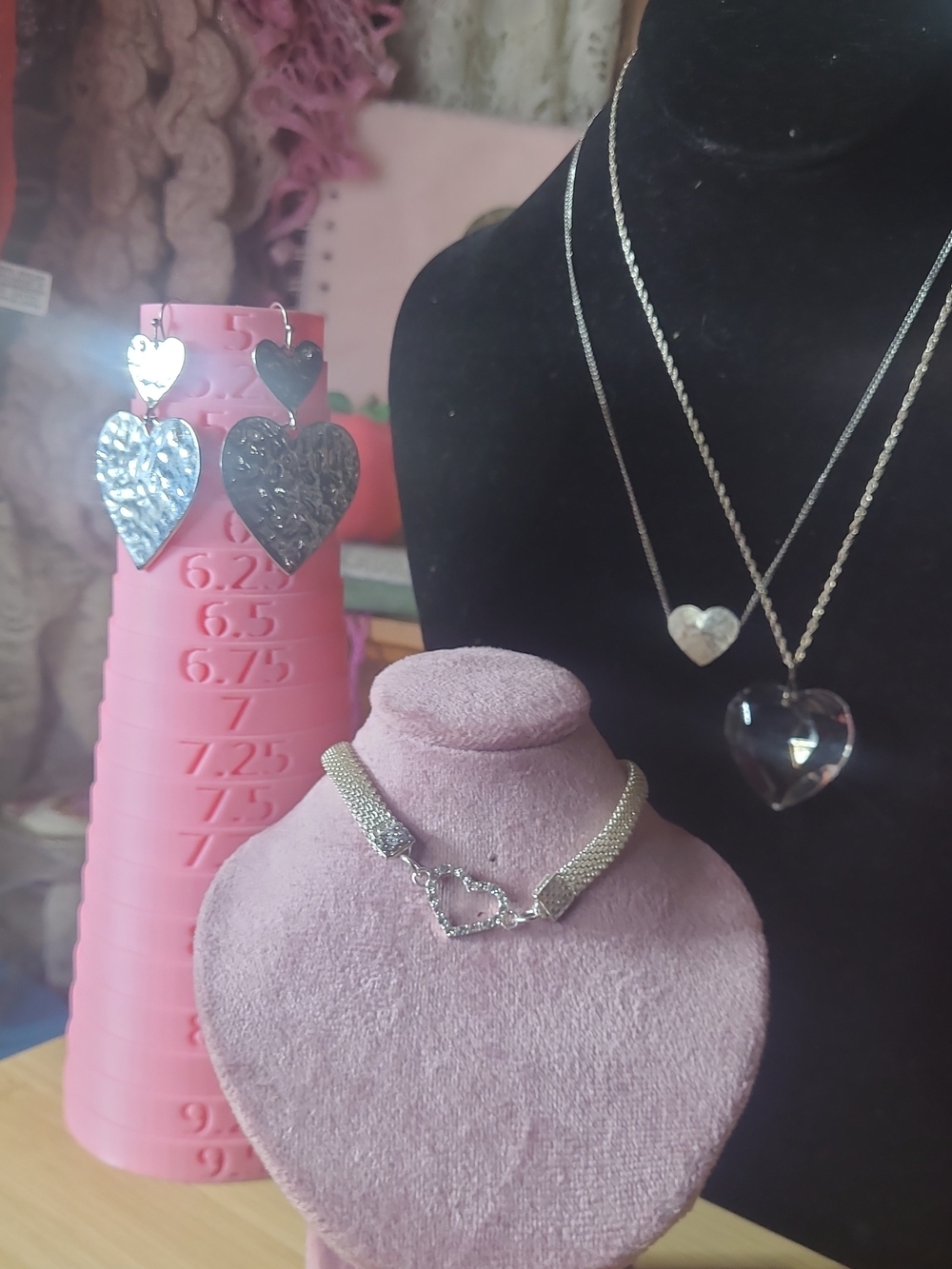 Y2K Aesthetic Silver Heart Set - Textured Earrings, Mesh Bracelet & Layered Neck